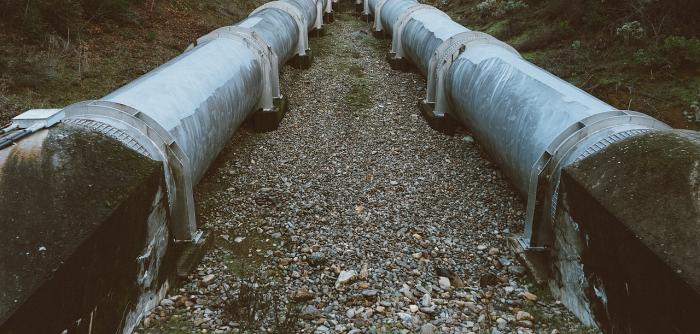 Image: parallel pipelines.